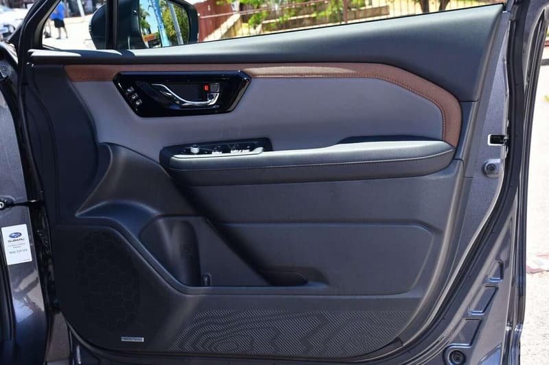 2025 Subaru Forester Hybrid Sport S6 photo 5