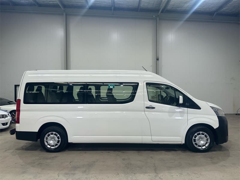 2020 Toyota Hiace Commuter GDH322R photo 4