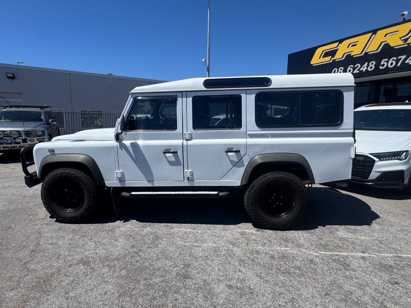 2012 Land ROVER DEFENDER 110 (4x4) photo 2