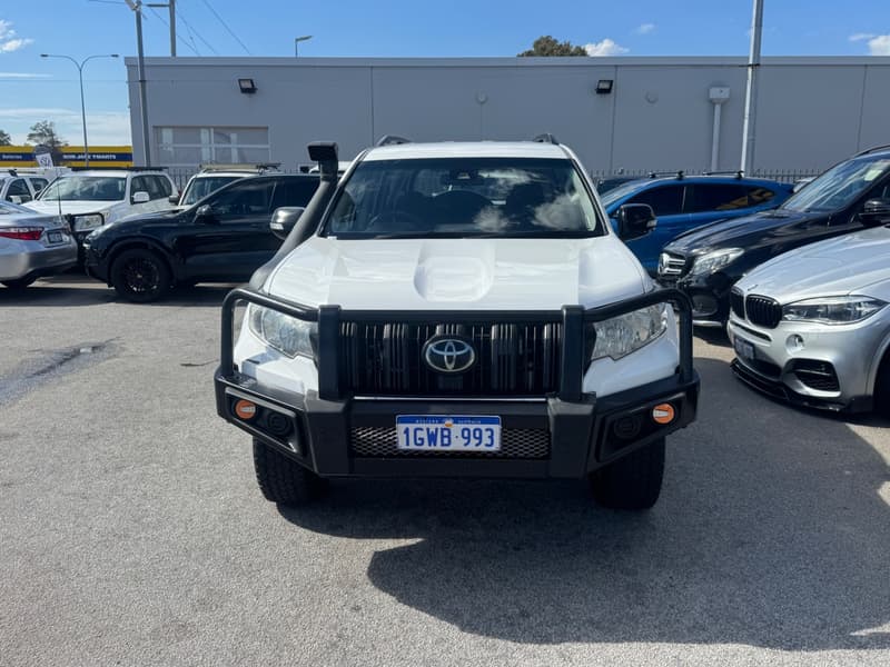 2019 Toyota LANDCRUISER PRADO GX (4x4) photo 4