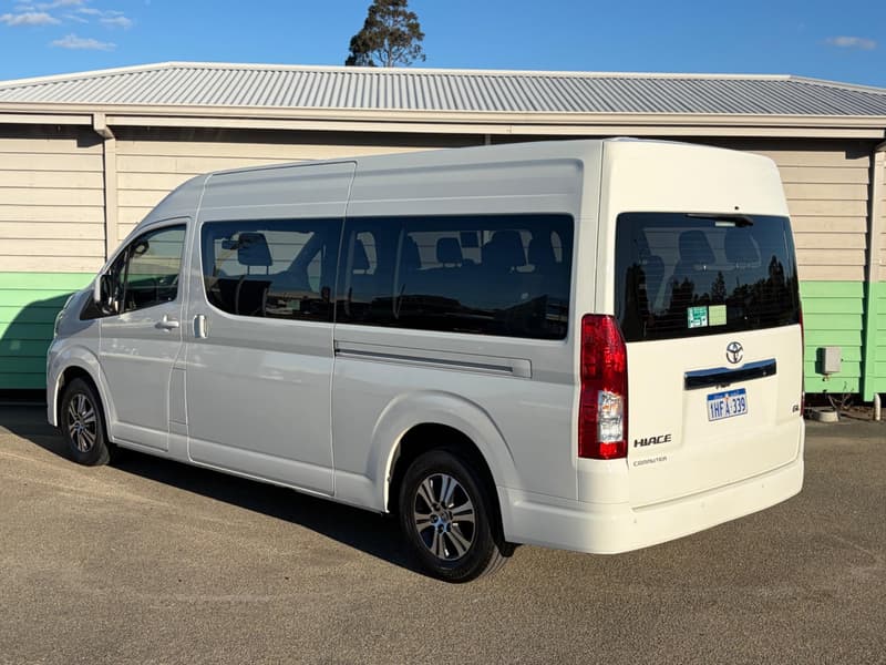 2020 Toyota Hiace Commuter GL GDH322R ELWB High Roof photo 5