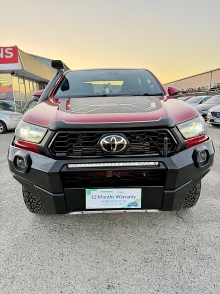 2021 Toyota HILUX RUGGED X (4x4) — primary photo