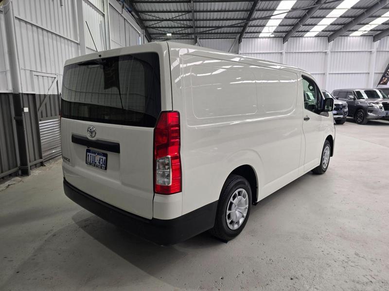 2023 Toyota Hiace GDH300R LWB photo 4