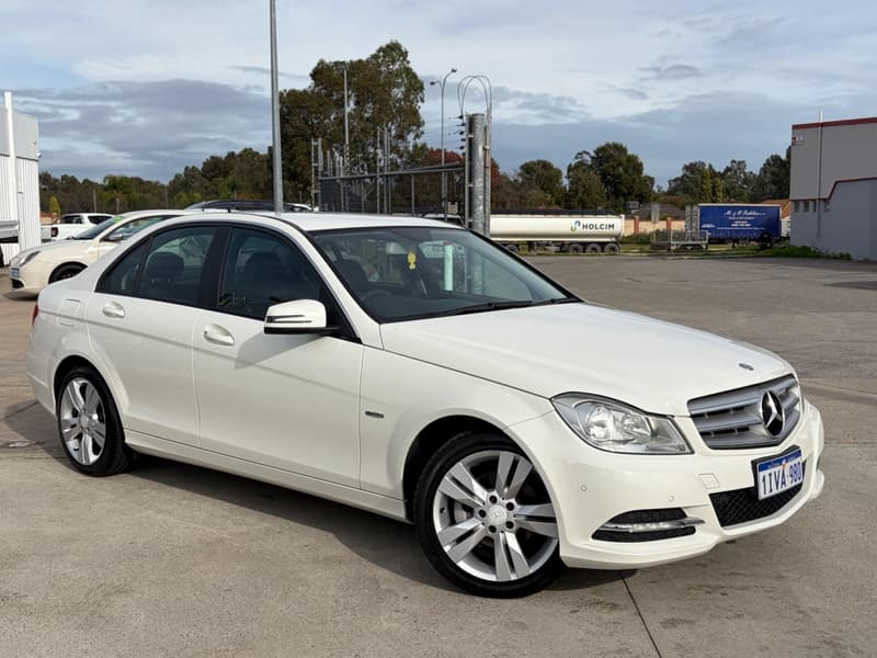 2011 Mercedes-Benz C-Class C200 CDI BlueEFFICIENCY Avantgarde W204 — primary photo