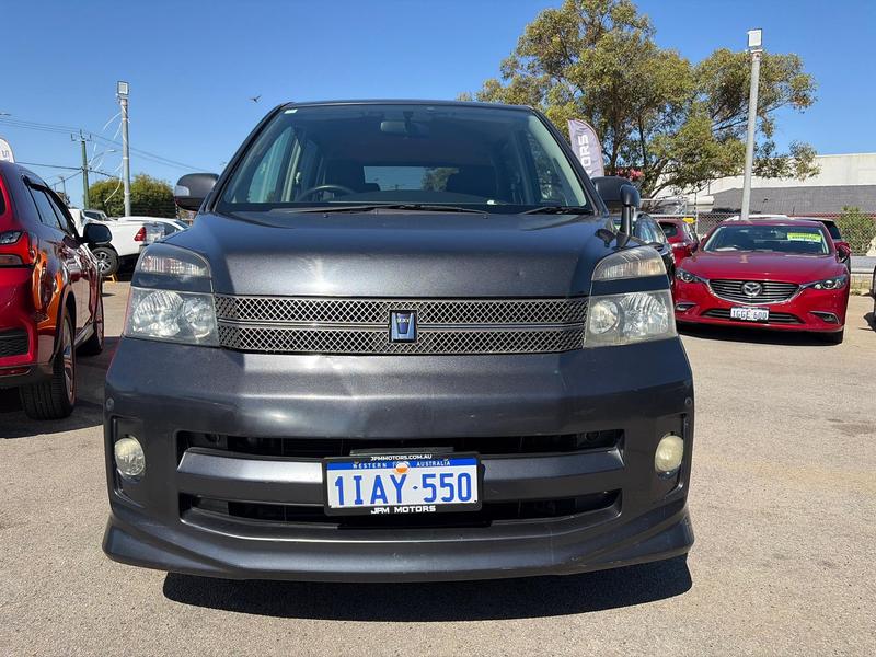 2005 Toyota VOXY S-Z ZWR80 photo 4