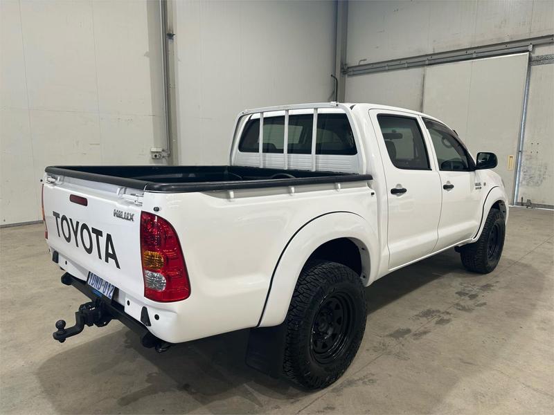 2010 Toyota Hilux SR KUN26R 4X4 photo 5