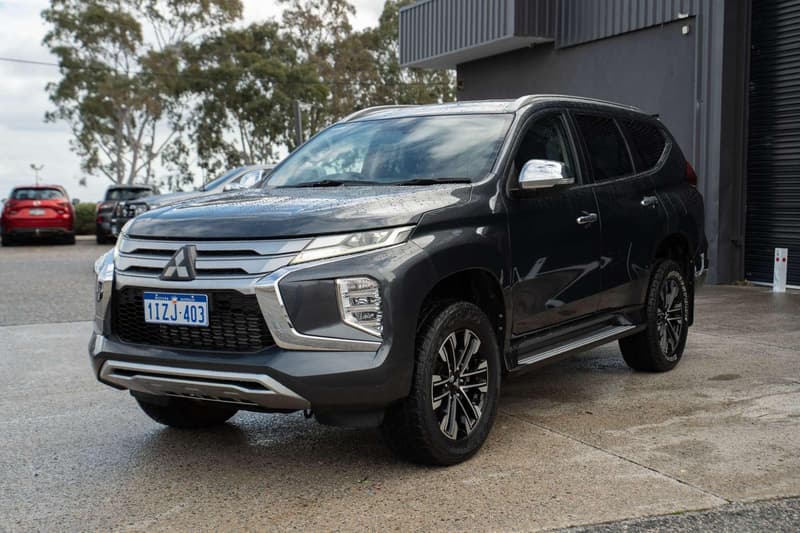 2021 Mitsubishi Pajero Sport GLS QF photo 5