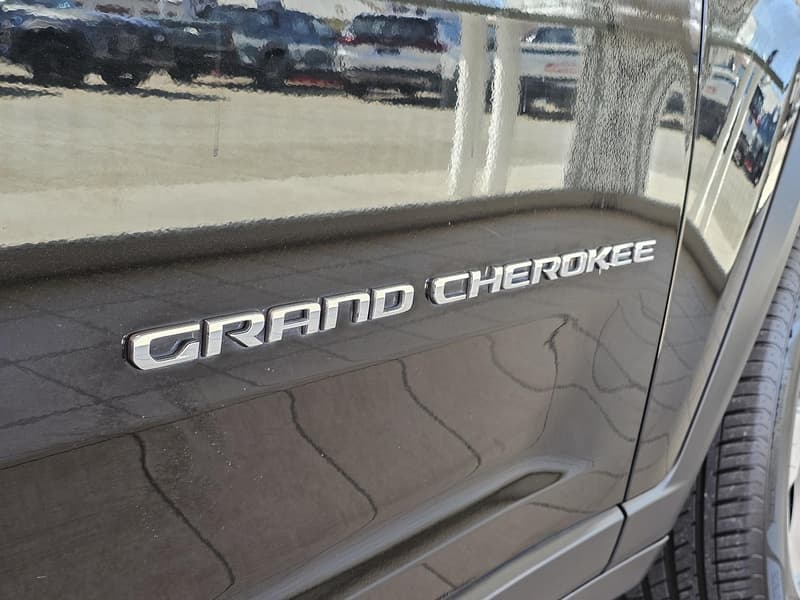 2022 Jeep Grand Cherokee L Limited Auto 4x4 MY22 photo 3