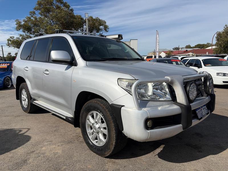 2008 Toyota Landcruiser GXL UZJ200R photo 2