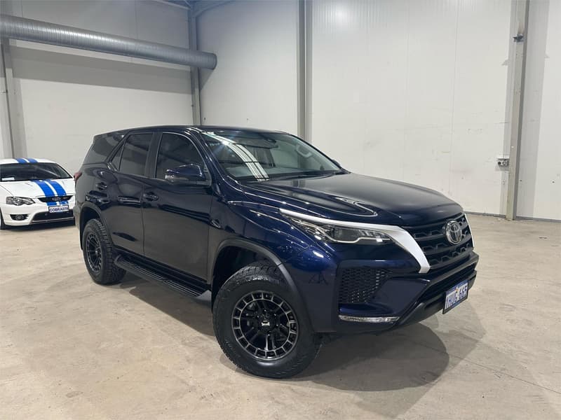 2022 Toyota Fortuner GX GUN156R photo 3