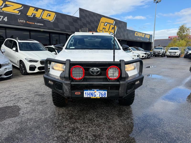 2021 Toyota HILUX SR (4x4) photo 4