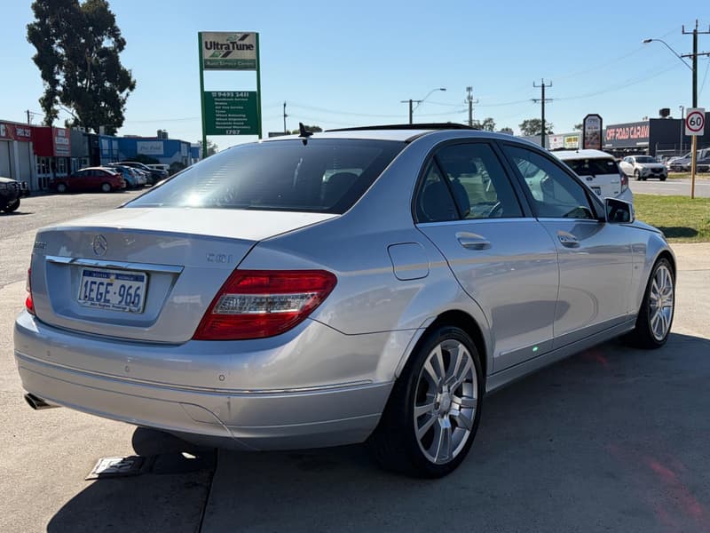 2010 Mercedes-Benz C-Class C220 CDI Elegance W204 photo 5