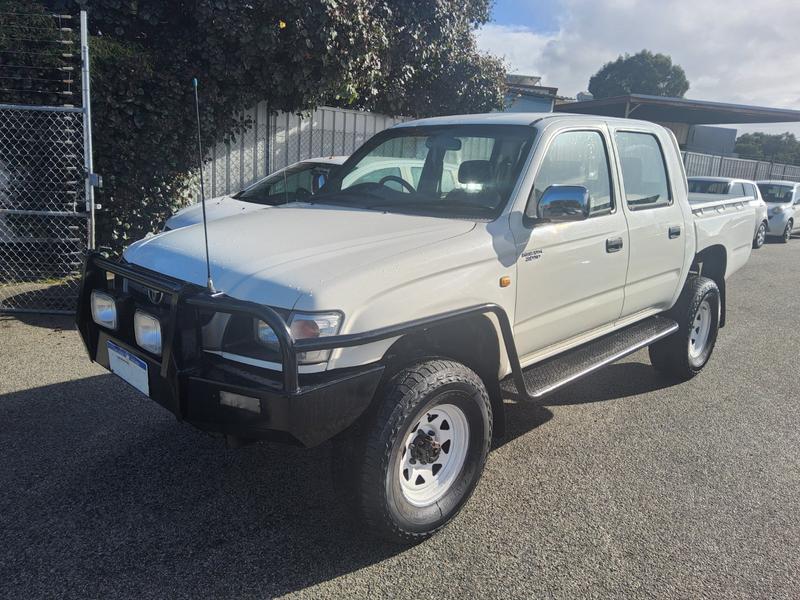 2005 Toyota HILUX (4x4) photo 3