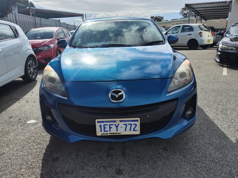 2013 Mazda MAZDA3 MAXX SPORT $7999 photo 2