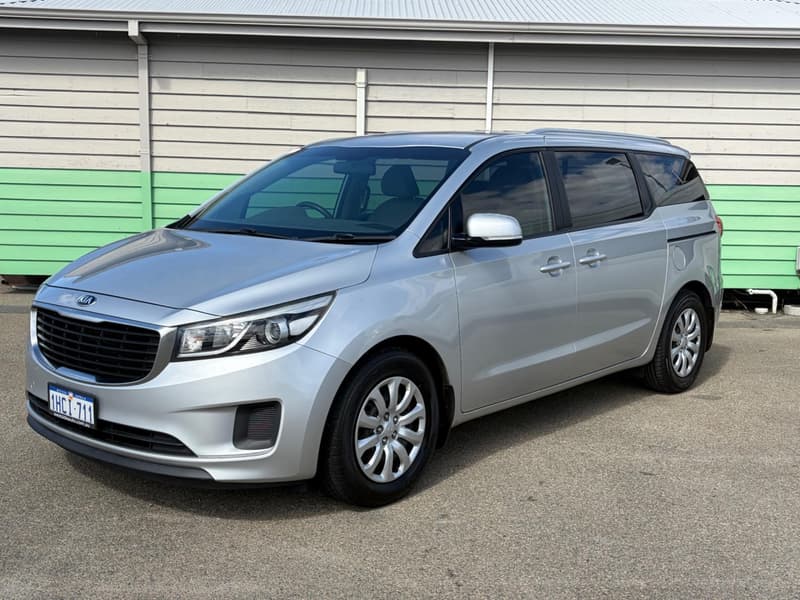 2017 Kia Carnival S YP photo 3