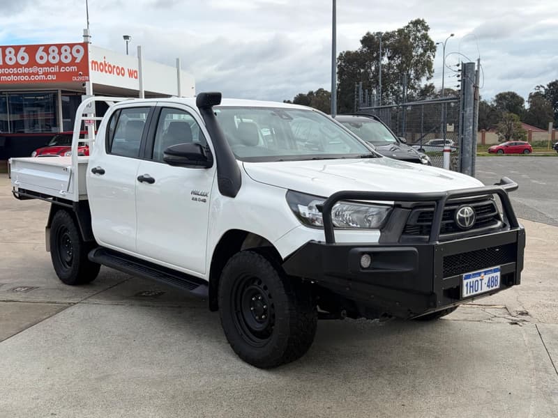 2022 Toyota Hilux SR GUN126R 4X4 photo 3