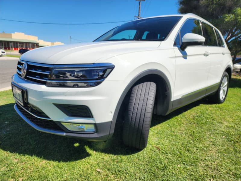 2016 Volkswagen Tiguan 140 TDI HIGHLINE 5NA photo 4