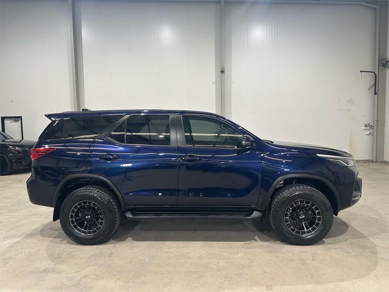 2022 Toyota Fortuner GX GUN156R photo 4