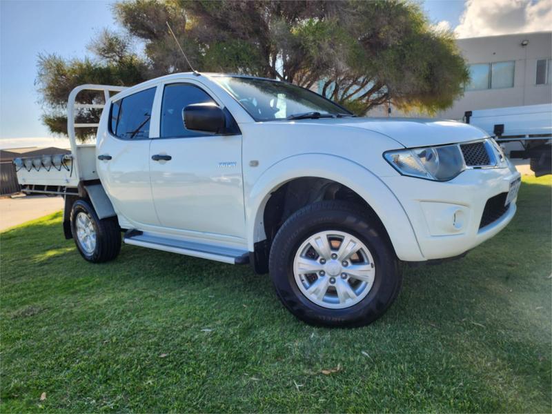 2013 Mitsubishi Triton GL-R MN MY12 REAR WHEEL DRIVE photo 2