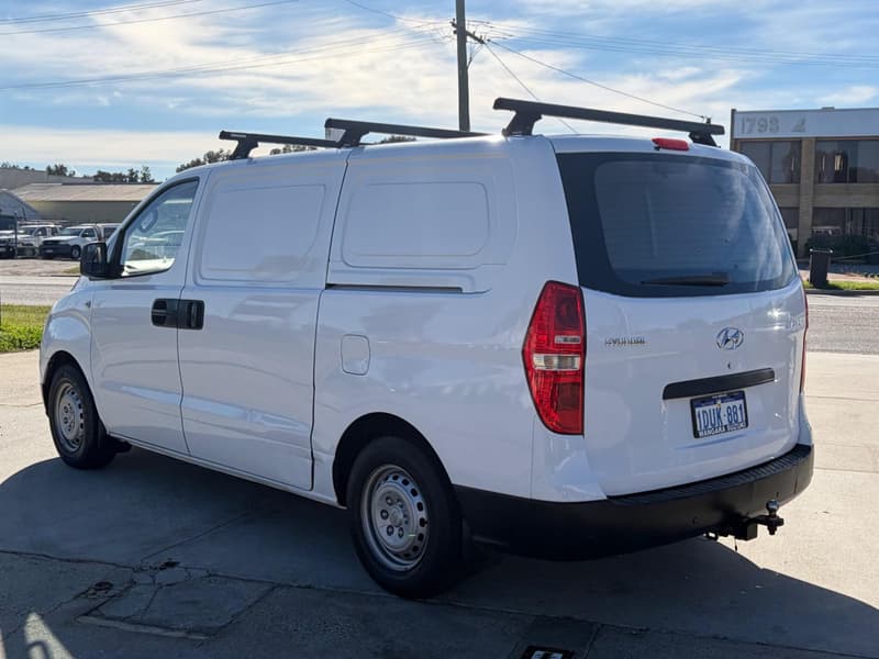2011 Hyundai iLoad TQ-V photo 5