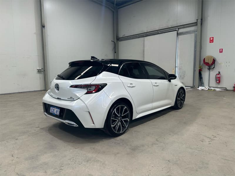 2019 Toyota Corolla ZR Hybrid ZWE211R photo 5