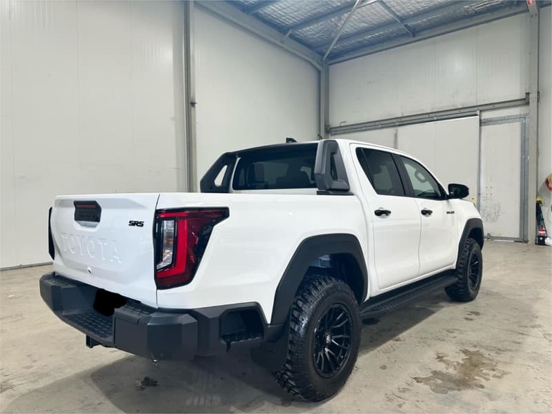 2026 Toyota Hilux SR5 48V GUN227R 4X4 photo 5