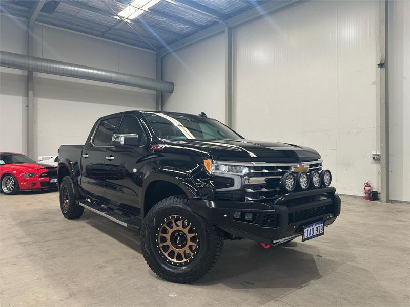 2023 Chevrolet Silverado 1500 LTZ Premium W/Tech Pack T1 4X4 photo 3