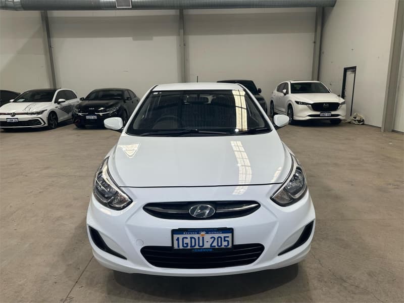 2016 Hyundai Accent SR RB3 MY16 photo 2