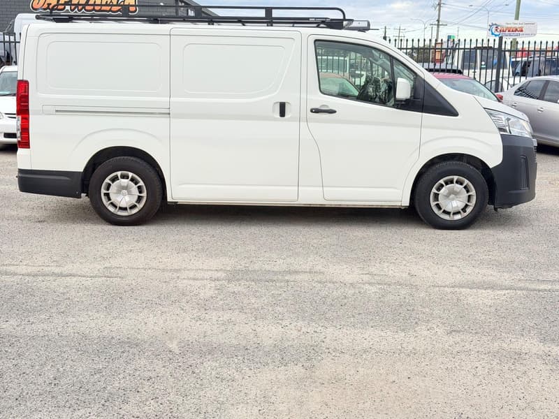 2020 Toyota Hiace GDH300R LWB photo 5