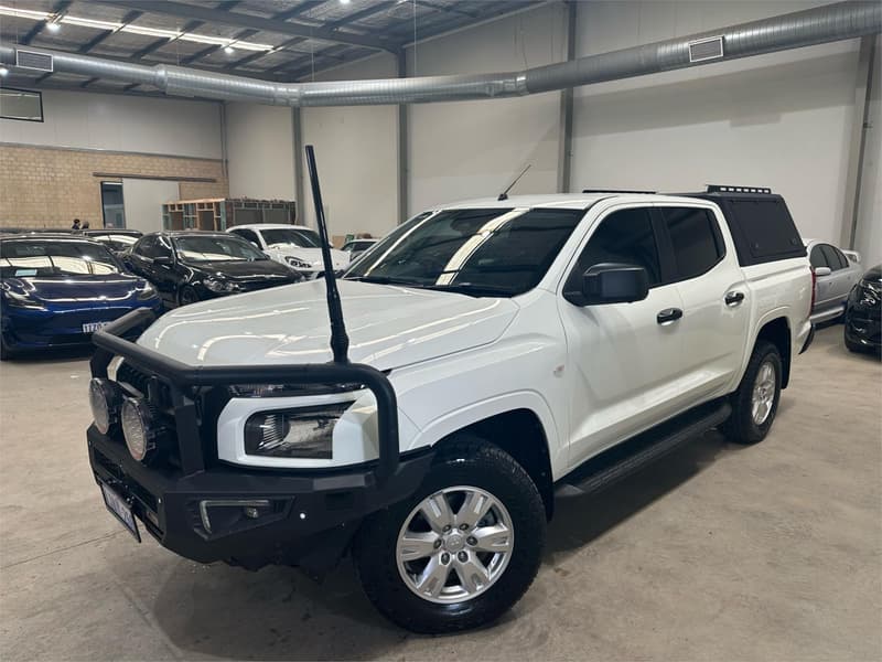 2025 Mitsubishi Triton GLX+ MV 4X4 — primary photo