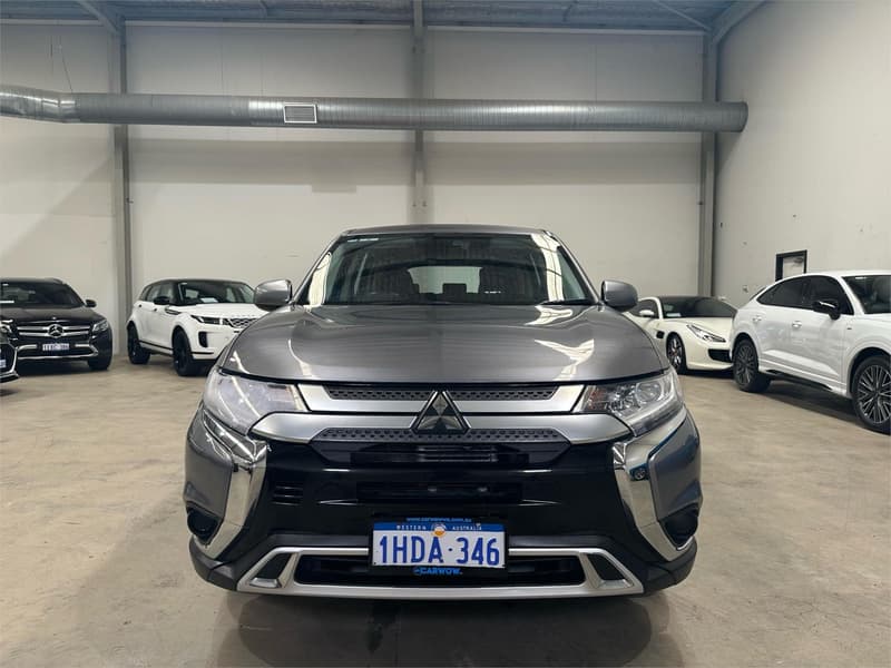 2020 Mitsubishi Outlander ES ZL photo 2