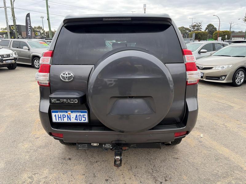 2016 Toyota Landcruiser GXL VDJ200R photo 5
