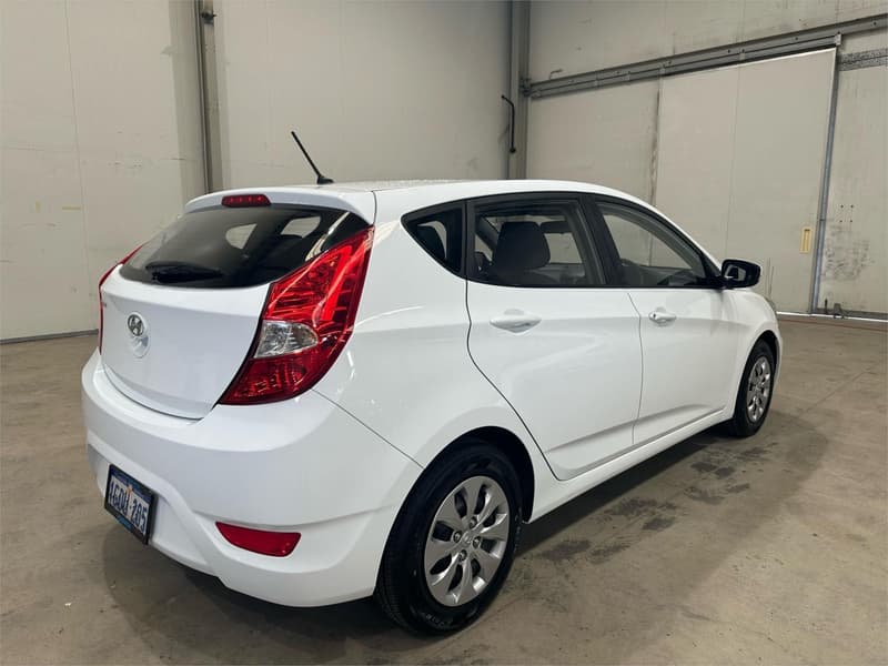 2016 Hyundai Accent SR RB3 MY16 photo 5