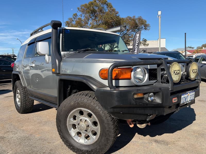 2012 Toyota FJ CRUIUSER — primary photo