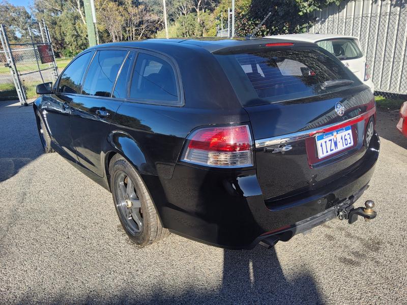 2013 Holden COMMODORE SV6 $9990 photo 4
