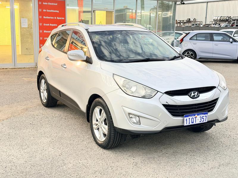 2011 Hyundai iX35 ELITE (AWD) photo 3