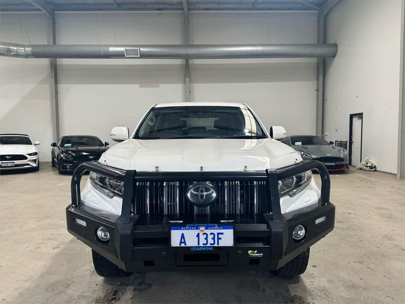 2018 Toyota Landcruiser GXL VDJ200R photo 2