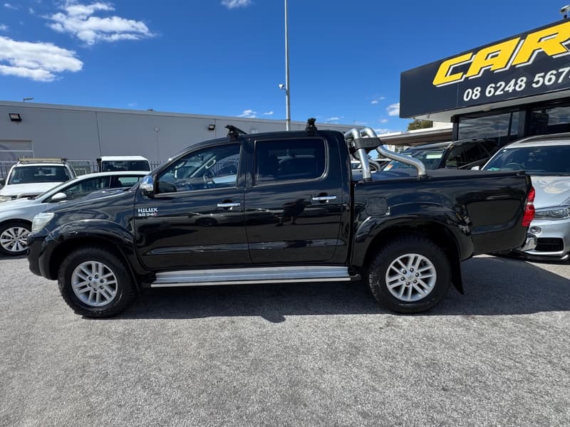2014 Toyota HILUX SR5 (4x4) photo 2