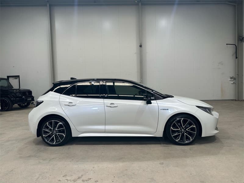 2019 Toyota Corolla ZR Hybrid ZWE211R photo 4