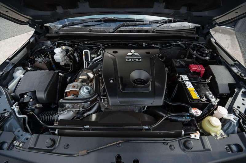 2021 Mitsubishi Pajero Sport GLS QF photo 4