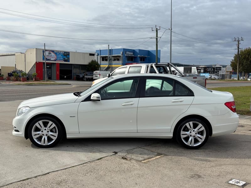2011 Mercedes-Benz C-Class C200 CDI BlueEFFICIENCY Avantgarde W204 photo 4