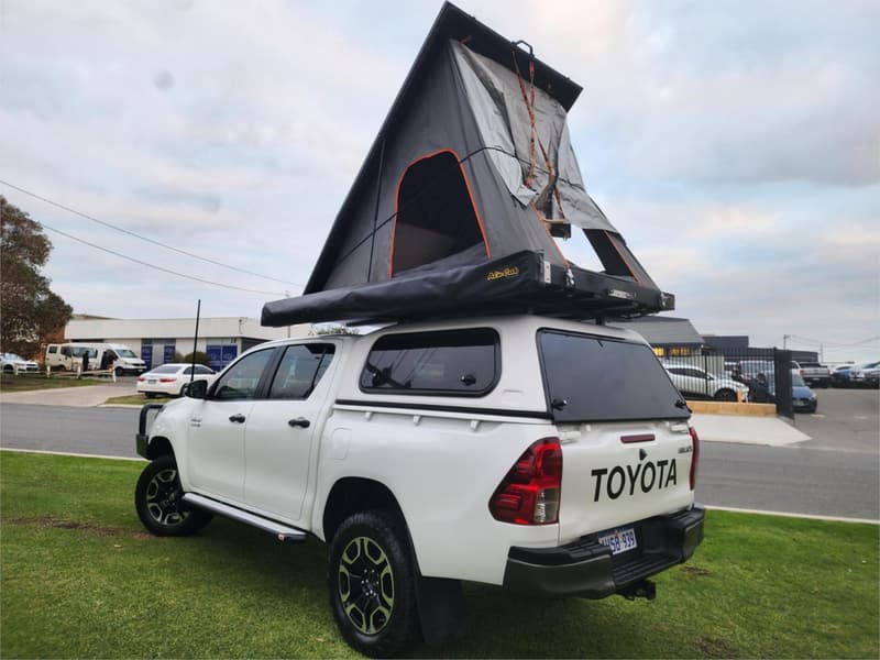 2018 Toyota Hilux SR GUN126R 4X4 photo 5
