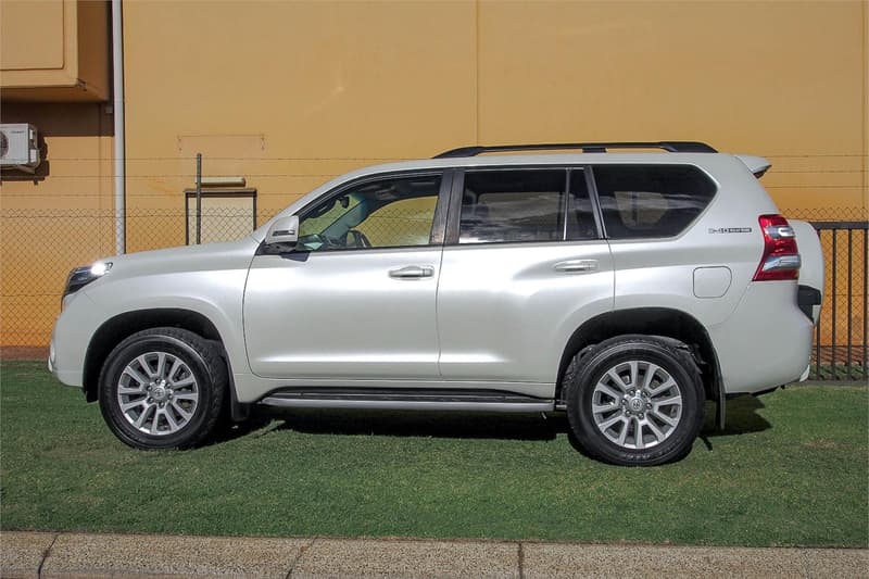 2017 Toyota Landcruiser PRADO KAKADU (4x4) GDJ150R MY16 photo 4