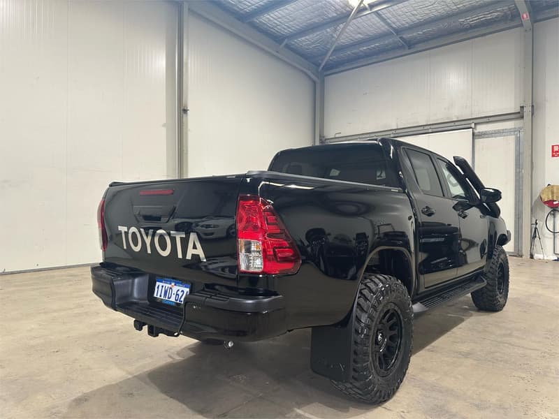 2017 Toyota Hilux SR5 GUN126R 4X4 photo 5