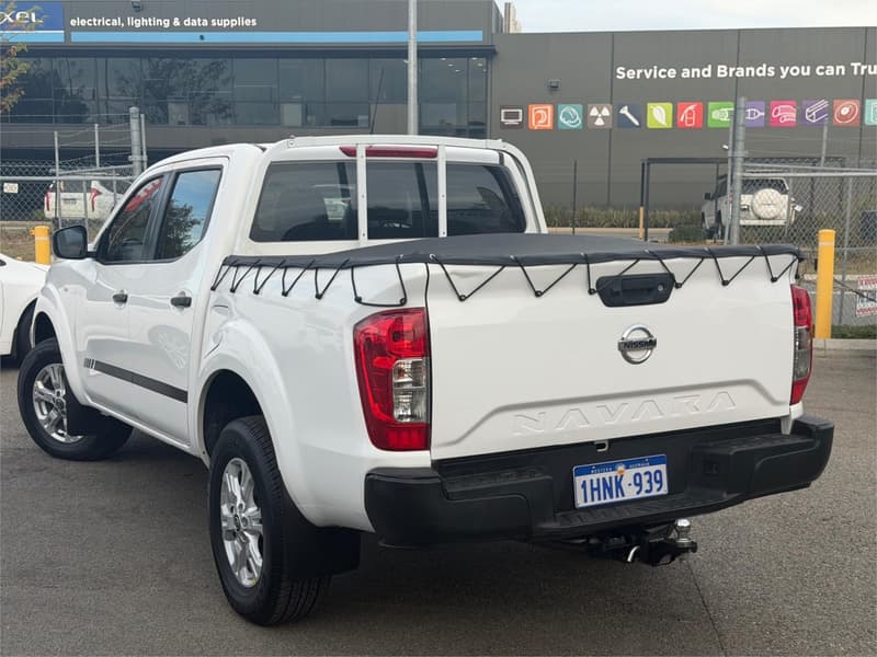 2022 Nissan Navara SL D23 Rear Wheel Drive photo 3