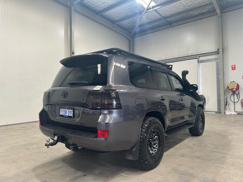 2017 Toyota Landcruiser VX VDJ200R photo 5