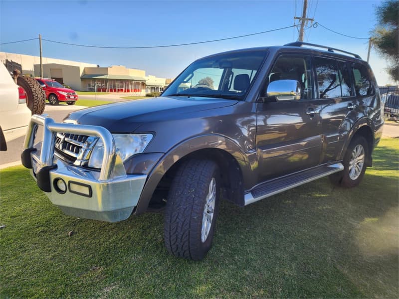 2014 Mitsubishi Pajero GLX LWB (4x4) NX MY15 photo 2