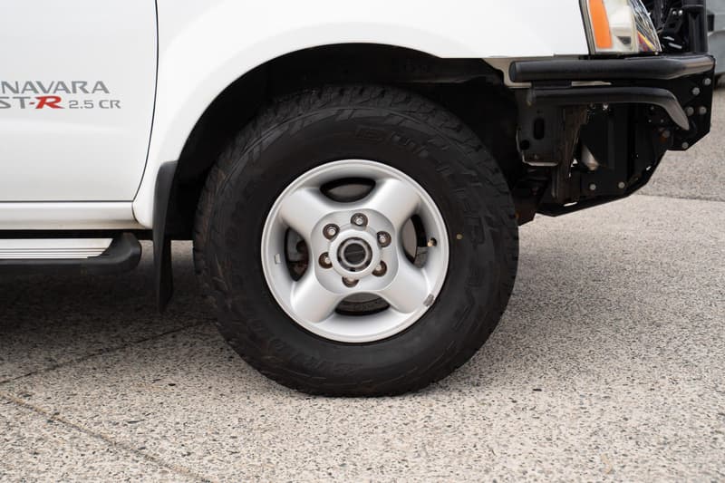 2012 Nissan Navara ST-R D22 4X4 photo 3
