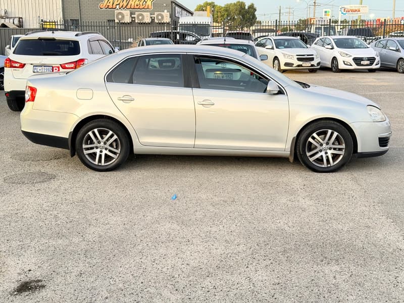 2009 Volkswagen JETTA 103 TDI photo 4