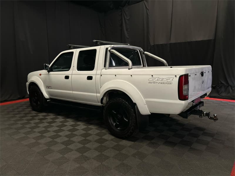 2012 Nissan Navara ST-R D22 4X4 photo 5